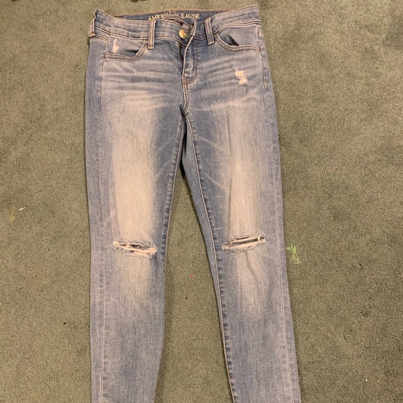 Ripped American Eagle Jeans - Picture 2 of 6